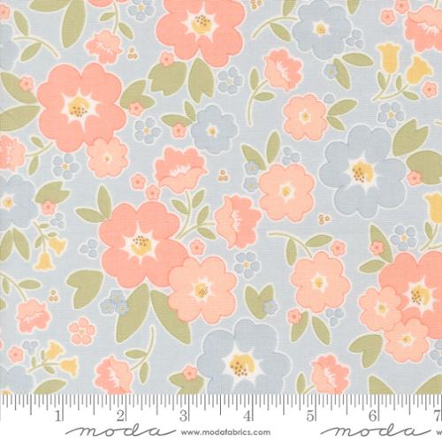 Handmade Sweetness Vintage Blooms Sky Quilting Cuddle | Moda