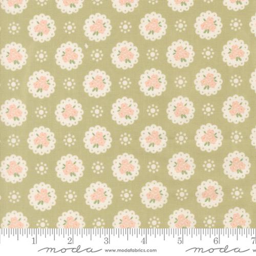 Handmade Sweetness Doily Pear Quilting Cuddle | Moda