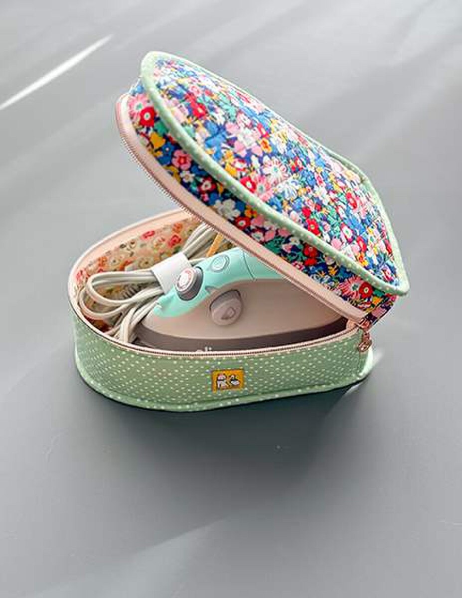 Minki Kim Travel Case for Mini Iron Pattern